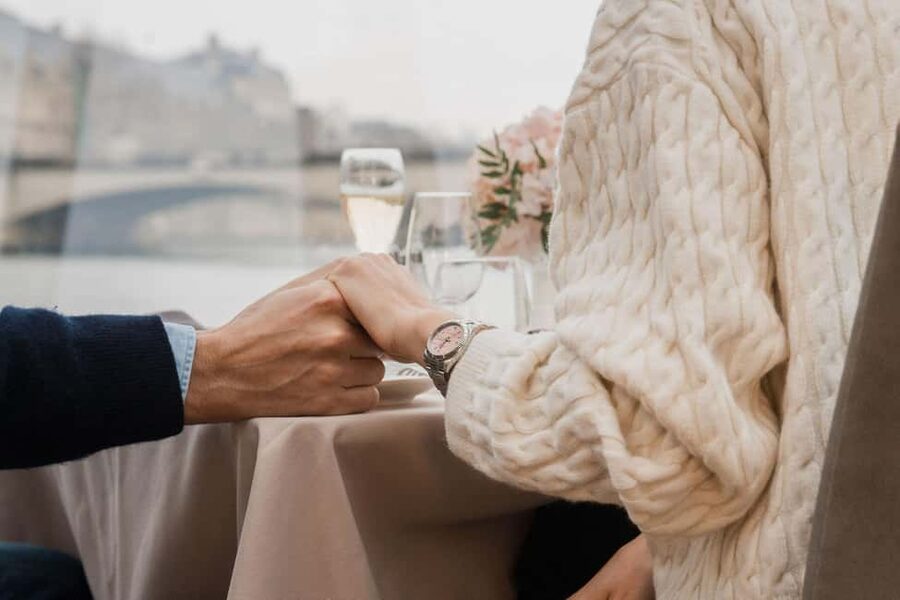 Paris : Valentine's Day Diner Cruise on the Seine river - Île de la Cité and Notre Dame