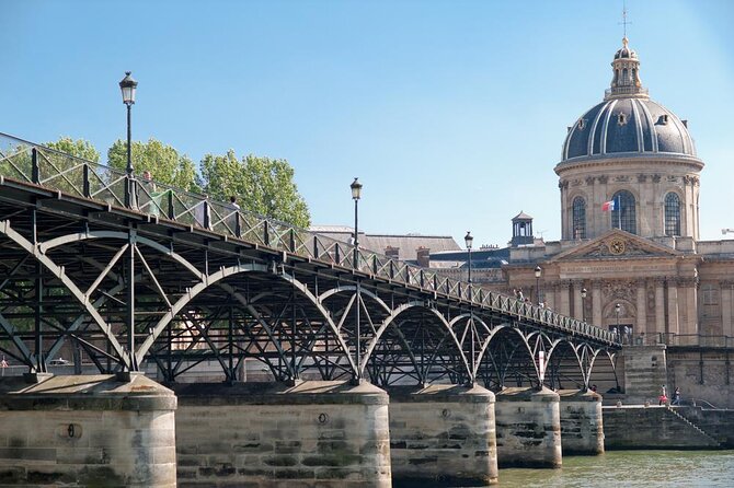 Parisian Love Affair: Elegant Romance Private Tour in Paris - What this three-hour Paris tour is really trying to do