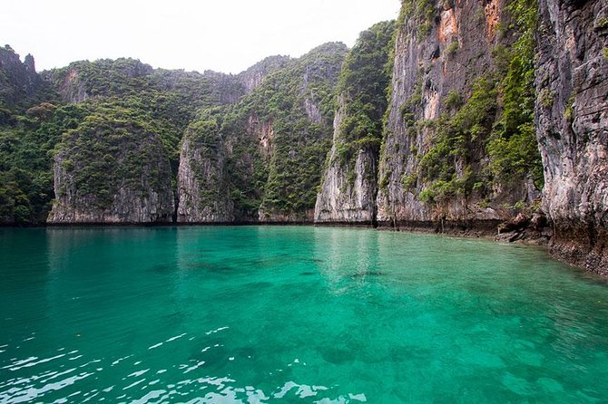 Phi Phi, Maiton, Khai Island Sunset Romantic Trip By Phuket Seahorse Marine - Phi Phi Le and Pileh Bay deliver the famous scenery