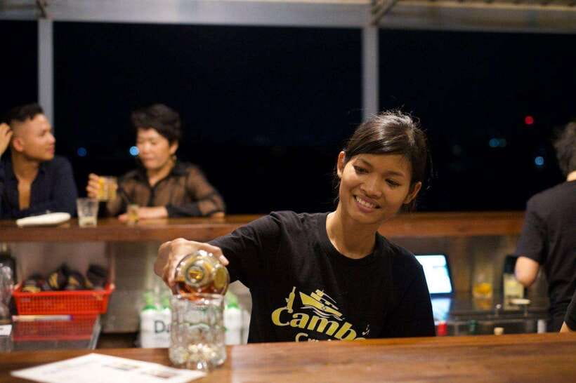 Phnom Penh: Mekong Sunset Dinner Cruise with Live Music - Practical Tips for a Better Evening