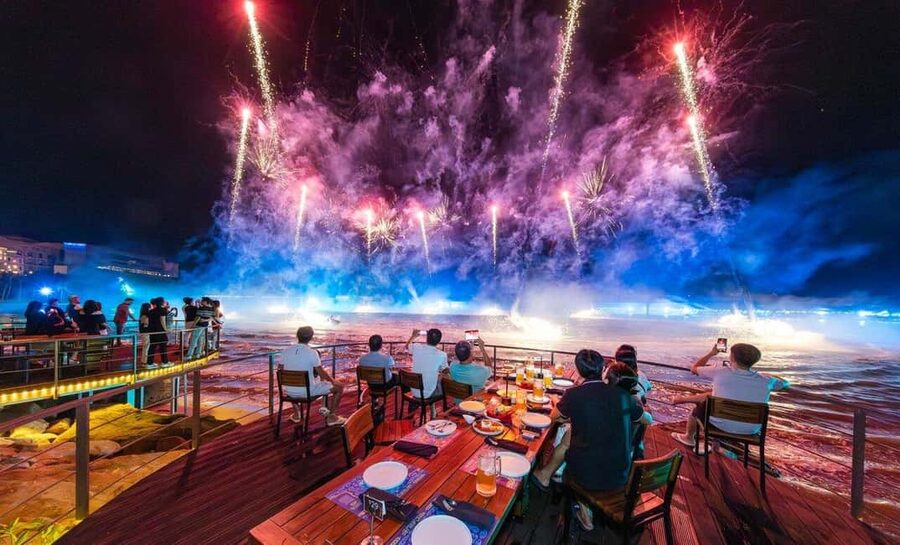 PhuQuoc Romantic Dinner with Symphony & Kiss of the Sea Show - Dinner from 7:00 to 7:45 PM