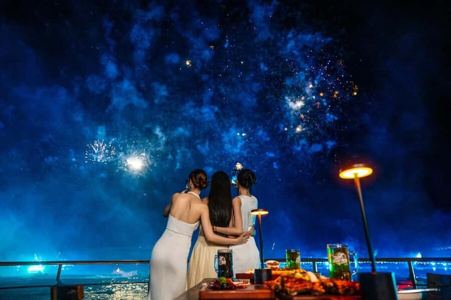 PhuQuoc Romantic Dinner with Symphony & Kiss of the Sea Show - Fireworks around 9:00 to 9:30 PM