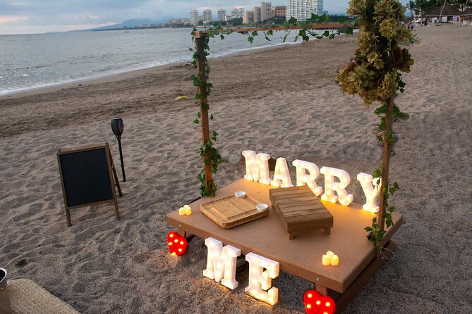 Picnic or Romantic Dinner on the Beach - What the evening may look like