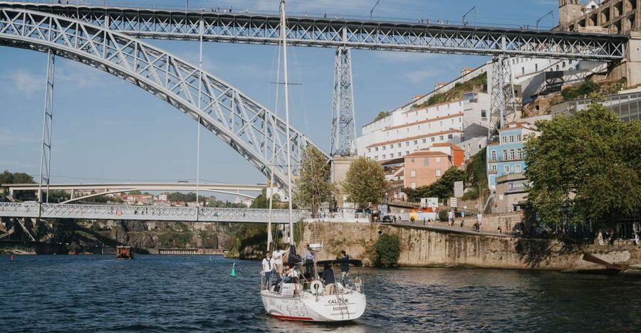 Porto: Romantic Sailboat Cruise - Starting at Douro Marina and Afurada