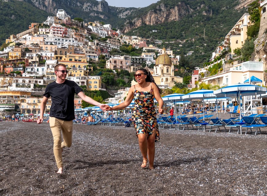 Positano : professional photo shoot for couples and families - Walking through the center and shops