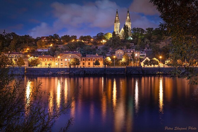 Prague Photoshoot for Couples, Betrothed, Family & Friends - How the timing affects your Prague day