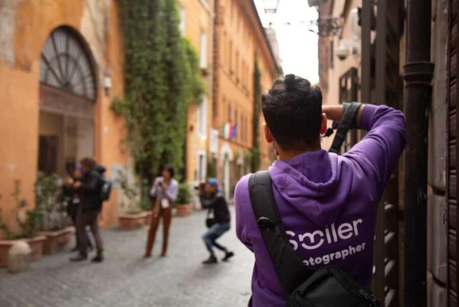 Premium Romantic Photoshoot Experience for Couples - Should you book the 9 Straatjes photoshoot?