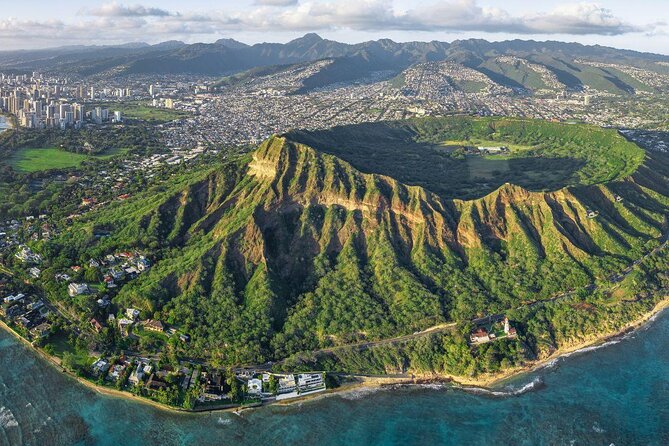 Private 45 Minute Helicopter Tour with Romantic Landing - A private view of Waikiki in the first minutes