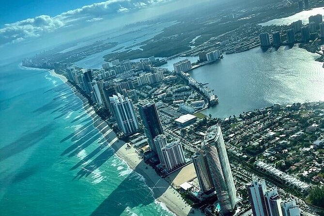 Private 60 Minute Romantic Excursion Air Tour with Champagne - South Miami and Coconut Grove from above