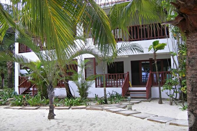 Private Airport Transfer to Couples Swept Away Negril - The road ride can include more than transport