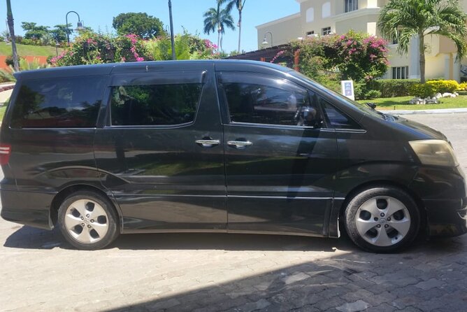 Private Airport Transfer to Couples Swept Away Negril - Who will get the most from this transfer?