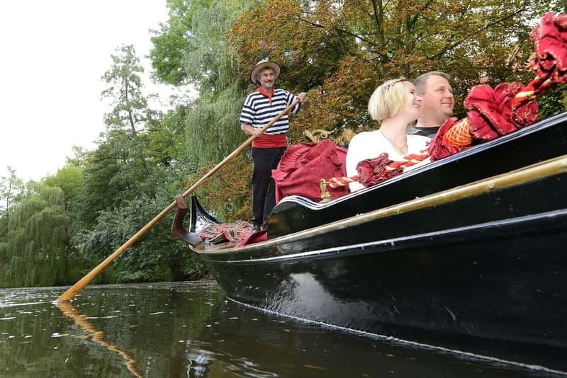 Private Alster Lake romantic Tour in a Real Venetian Gondola - FAQ
