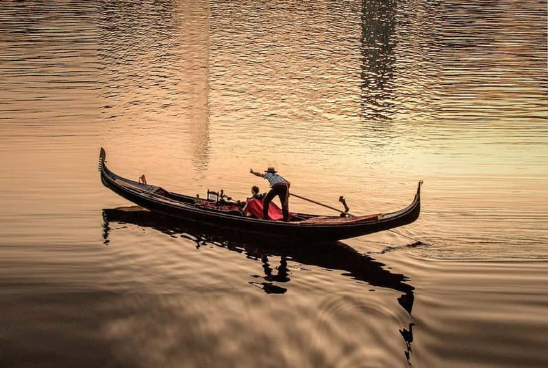 Private Alster Lake romantic Tour in a Real Venetian Gondola - Why a Venetian gondola fits Hamburg