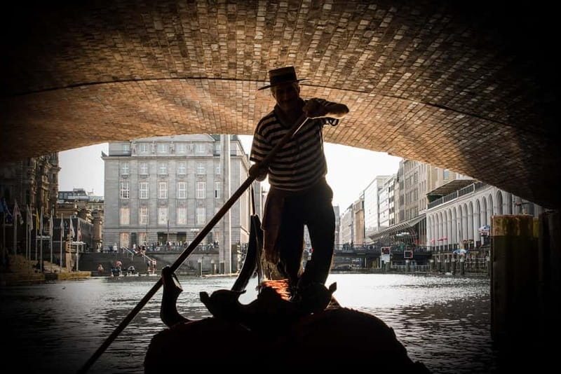 Private Alster Lake romantic Tour in a Real Venetian Gondola - Romantic occasions and special arrangements