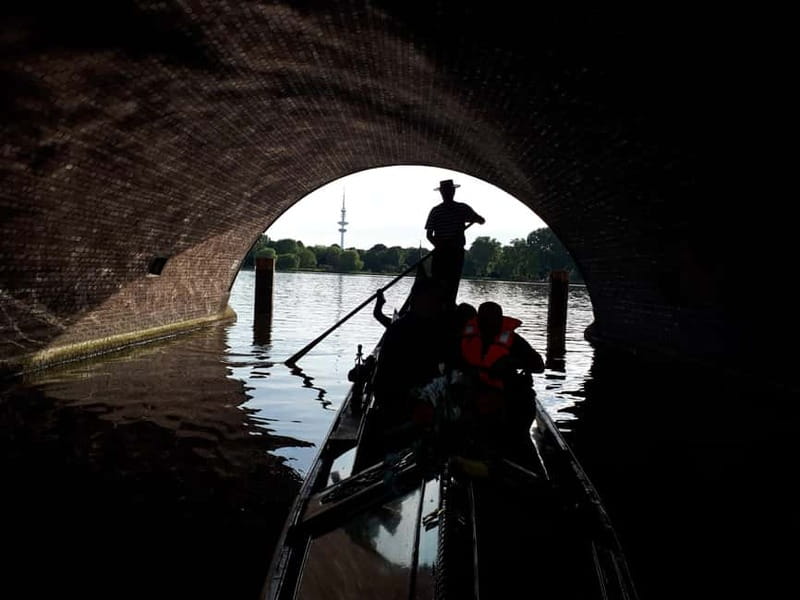 Private Alster Lake romantic Tour in a Real Venetian Gondola - Final call: book it for the occasion