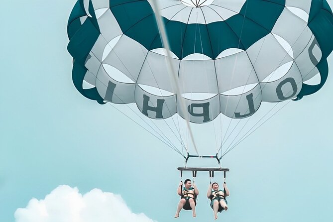 Private Bali Romantic Couple Tour with Parasailing Adventure - Uluwatu Temple: the scenic pause after the water