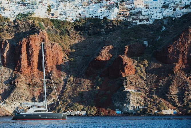Private Beautiful Day or Romantic Sunset Cruise with Meal and Drinks - A crew that shapes the experience
