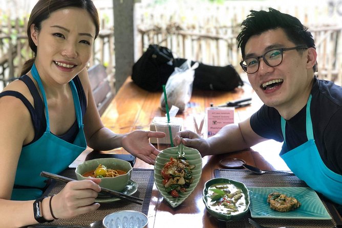 Private Dinner Cooking Class with Benny in Chiang Mai - A market tour that starts with real Thai food
