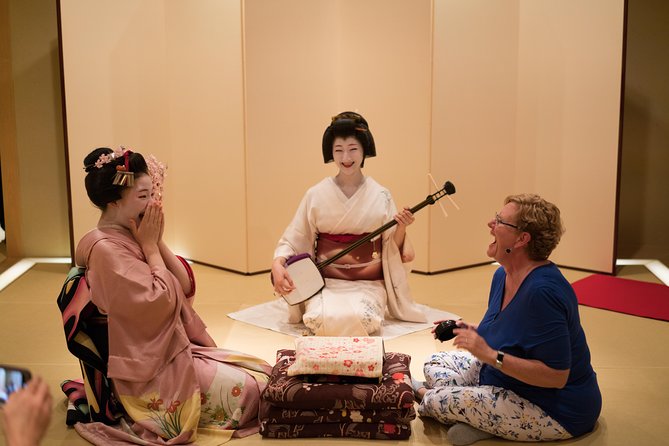 Private Dinner with Maiko and Geiko in Kyoto - A full-course kaiseki dinner, not just a snack