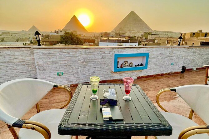 Private Dinner with Sound and Light Show in Nazlet El Samman - Egyptian dishes, tea, and a relaxed meal