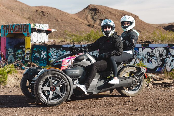 Private Guided Red Rock Canyon Tour for Couples on a CanAm Trike - From Las Vegas streets to red stone cliffs