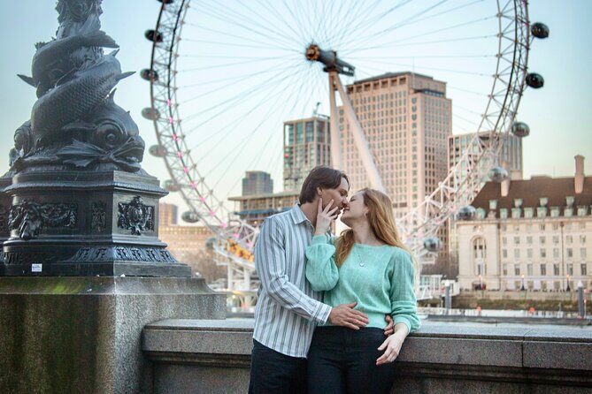 Private landmarks photoshoot for families and couples - The London Eye from different angles