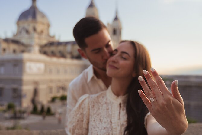 Private Photo Session Tour for Couples in Madrid - Key points before you book