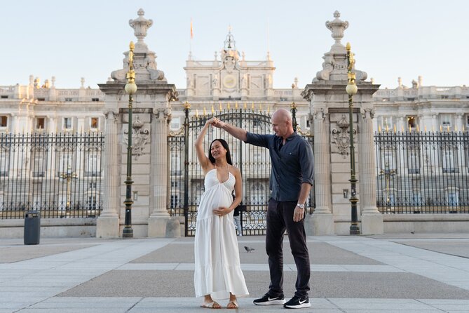 Private Photo Session Tour for Couples in Madrid - Starting at La Mallorquina near Puerta del Sol