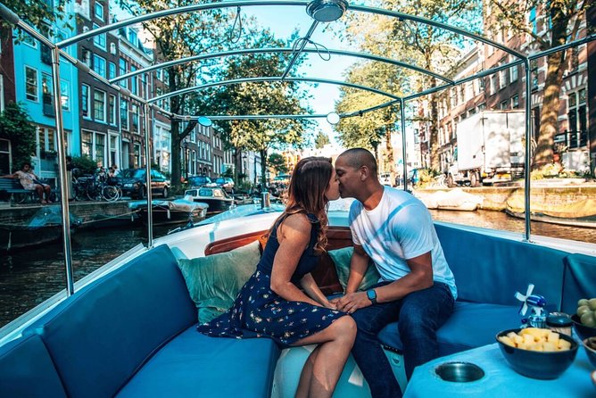Private Romantic Canal Cruise Amsterdam with Bubbly and Snacks - Romantic bridges and small details