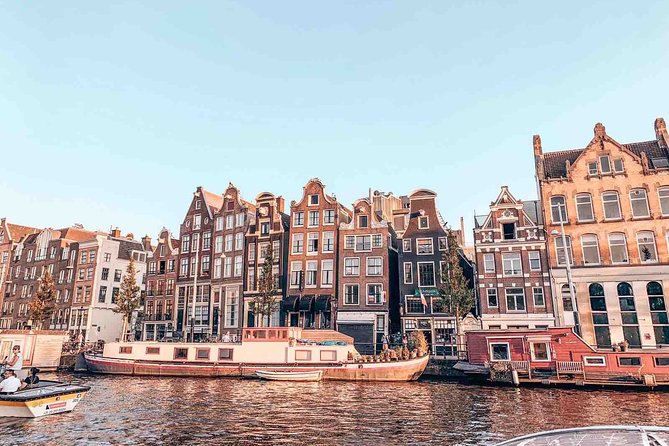 Private Romantic Canal Cruise Amsterdam with Bubbly and Snacks - The skippers make the difference