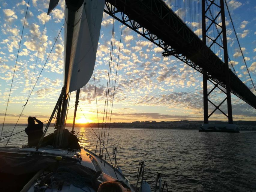 Private Romantic cruise with sparkling wine- 2-Hour- Lisbon - Should You Book This Tagus River Cruise?