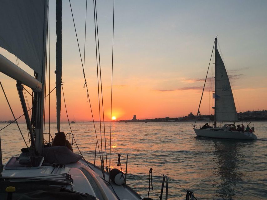 Private Romantic cruise with sparkling wine- 2-Hour- Lisbon - How to Plan the Best Version of the Outing