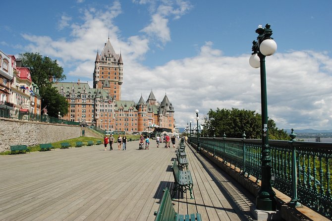 Private Romantic Stroll in Quebec Walking Tour for Couples - What this Quebec City walk is really about