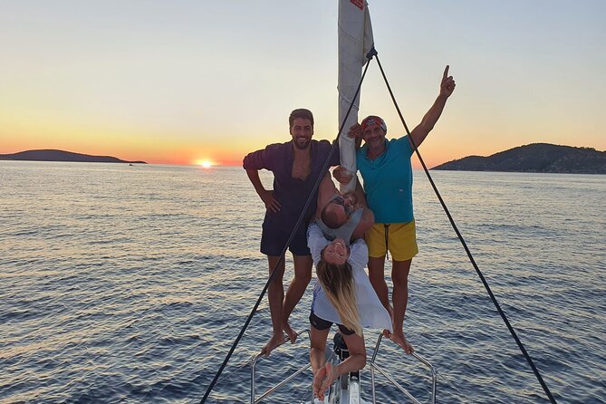 Private - Romantic Sunset Sailing on a 36ft yacht from Hvar (up to 8 travellers) - Why a private yacht works better than a large cruise