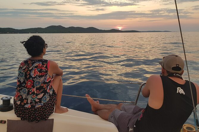 Private - Romantic Sunset Sailing on a 36ft yacht from Hvar (up to 8 travellers) - Making the most of the sunset timing