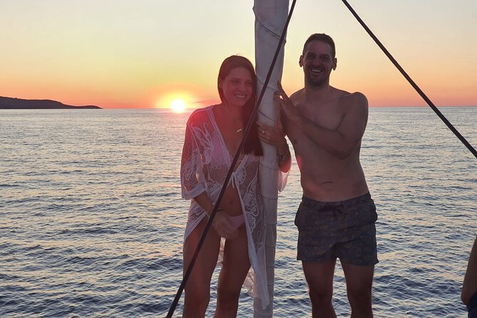 Private - Romantic Sunset Sailing on a 36ft yacht from Hvar (up to 8 travellers) - Who will enjoy this Hvar sailing trip most