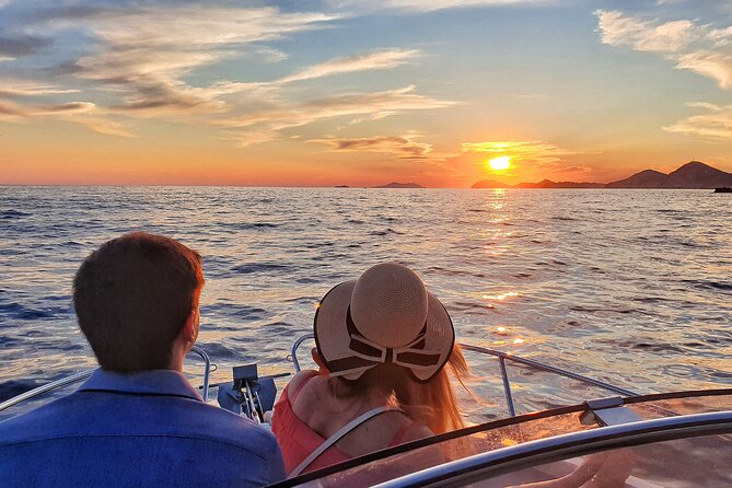 Private romantic Sunset tour - Why the reviews point to a strong skipper