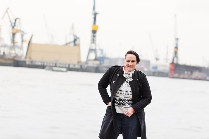 Private Romantic Urban & Street Photoshoot - Hohe Brücke brings old Hamburg into view