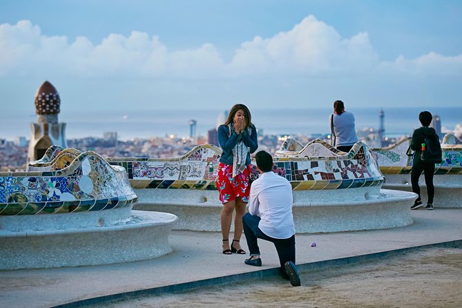 Proposal Photographer in Barcelona - Park Güell for colorful Gaudí scenery
