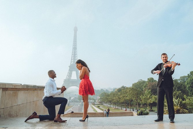 Proposal Photographer in Paris - What the photographer adds to the moment