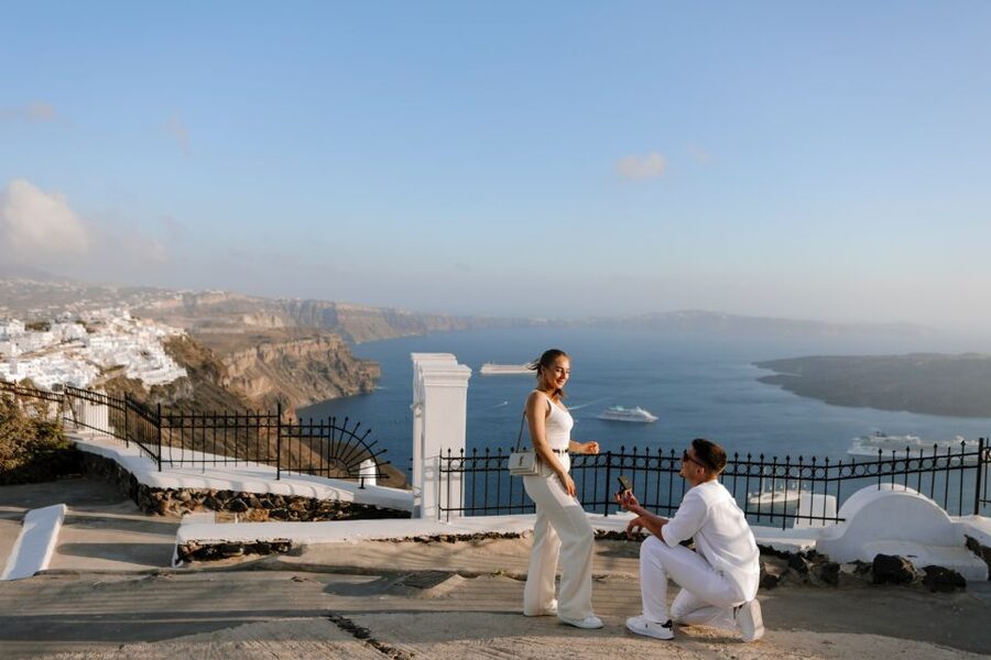 Proposal Photographer in Santorini - Getting proposal photographs that feel natural