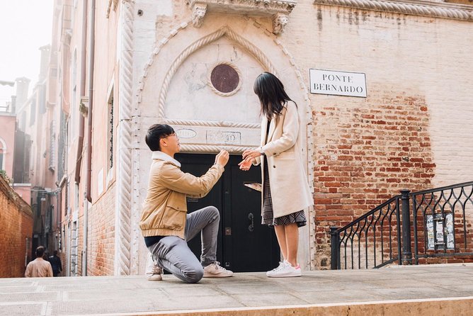 Proposal Photographer in Venice - How the surprise is handled
