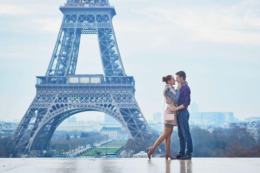 Proposal Photoshoot - Setting up the perfect Paris proposal