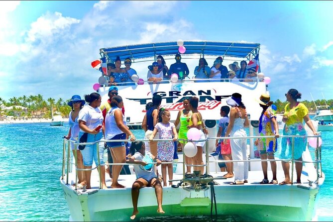 Punta Cana Party Boat (Only Adult) this Couple price - The ride out: music, drinks, and animation