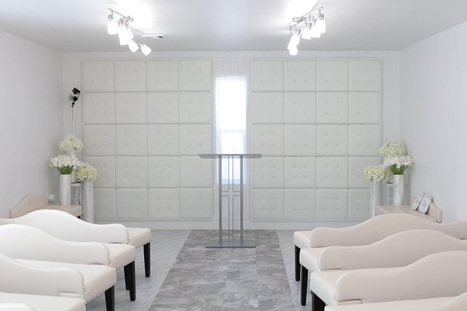 Quickie Las Vegas Wedding at Paradise Wedding Chapel - Key points at a glance