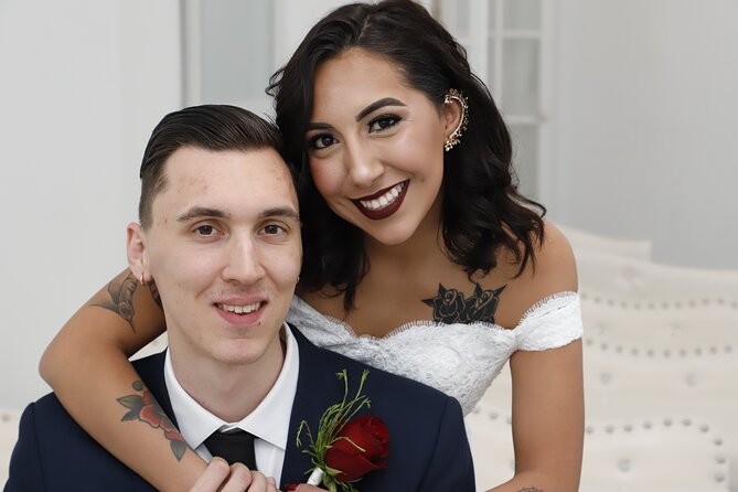 Quickie Las Vegas Wedding at Paradise Wedding Chapel - The biggest detail: this is not a ceremony
