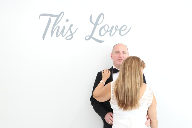 Quickie Las Vegas Wedding at Paradise Wedding Chapel - The chapel atmosphere and staff