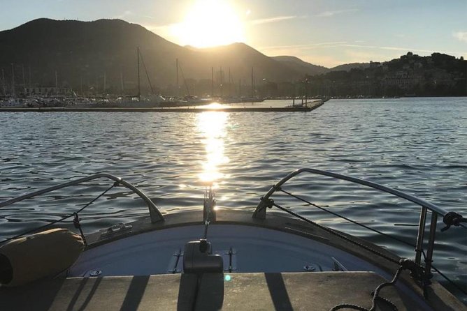 Romance in Cinque Terre: a boat trip at sunset, aperitif onboard - Why sunset changes the Cinque Terre experience