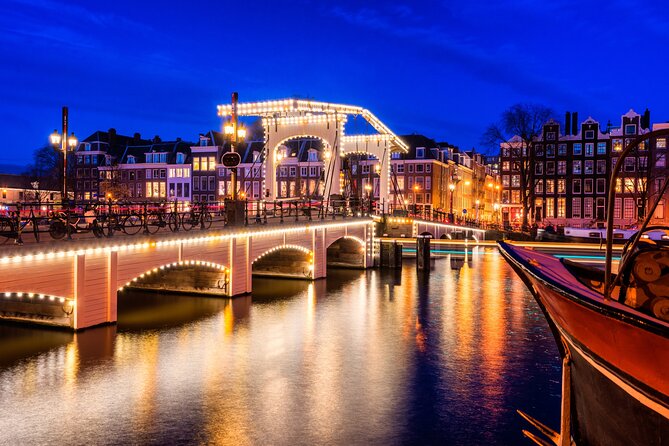 Romantic Amsterdam: Fairytale or Tragedy? Self-Guided PuzzleQuest - Blauwbrug leads toward the final scene