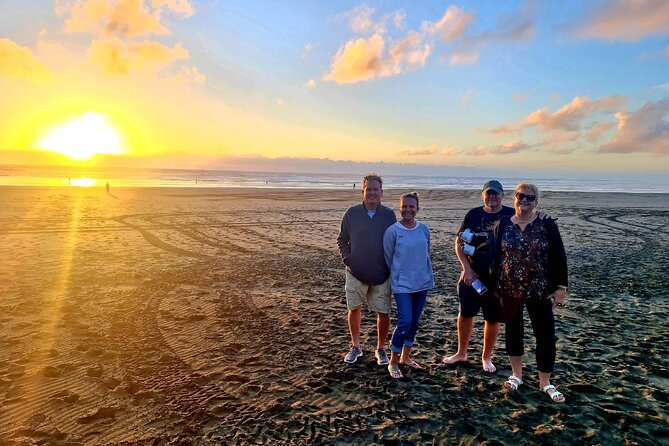 Romantic Auckland Sunset tour with Winery & Thermal pool - Sean and the small-group setting
